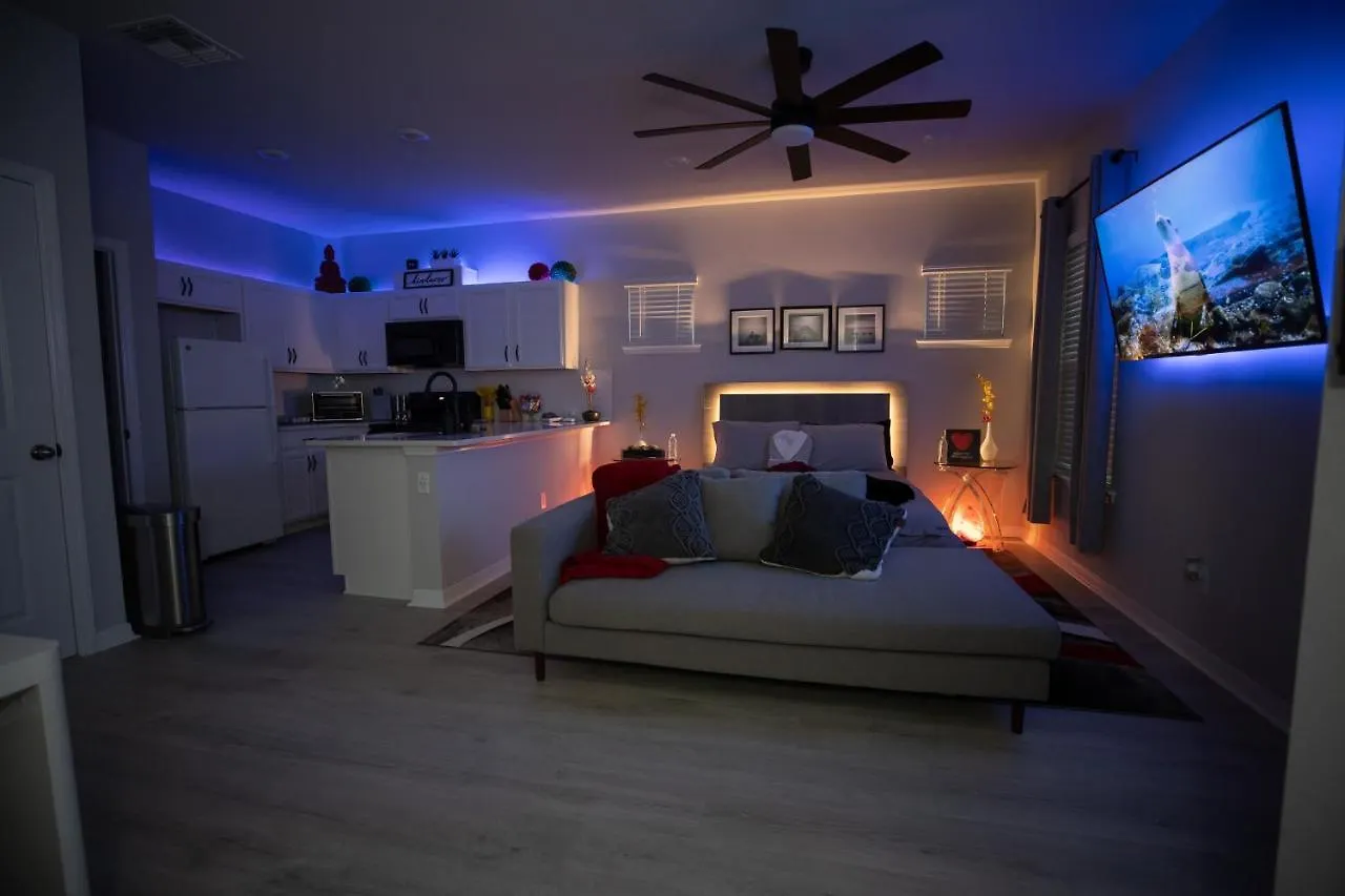Holiday home Pet Friendly Modern Zen Studio Retreat With Hot Tub! Home Orlando United States