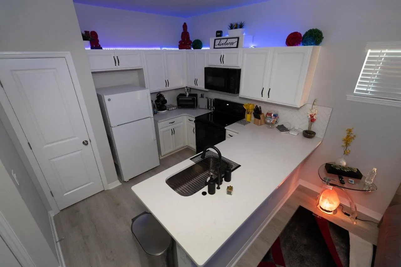 Pet Friendly Modern Zen Studio Retreat With Hot Tub! Home Orlando