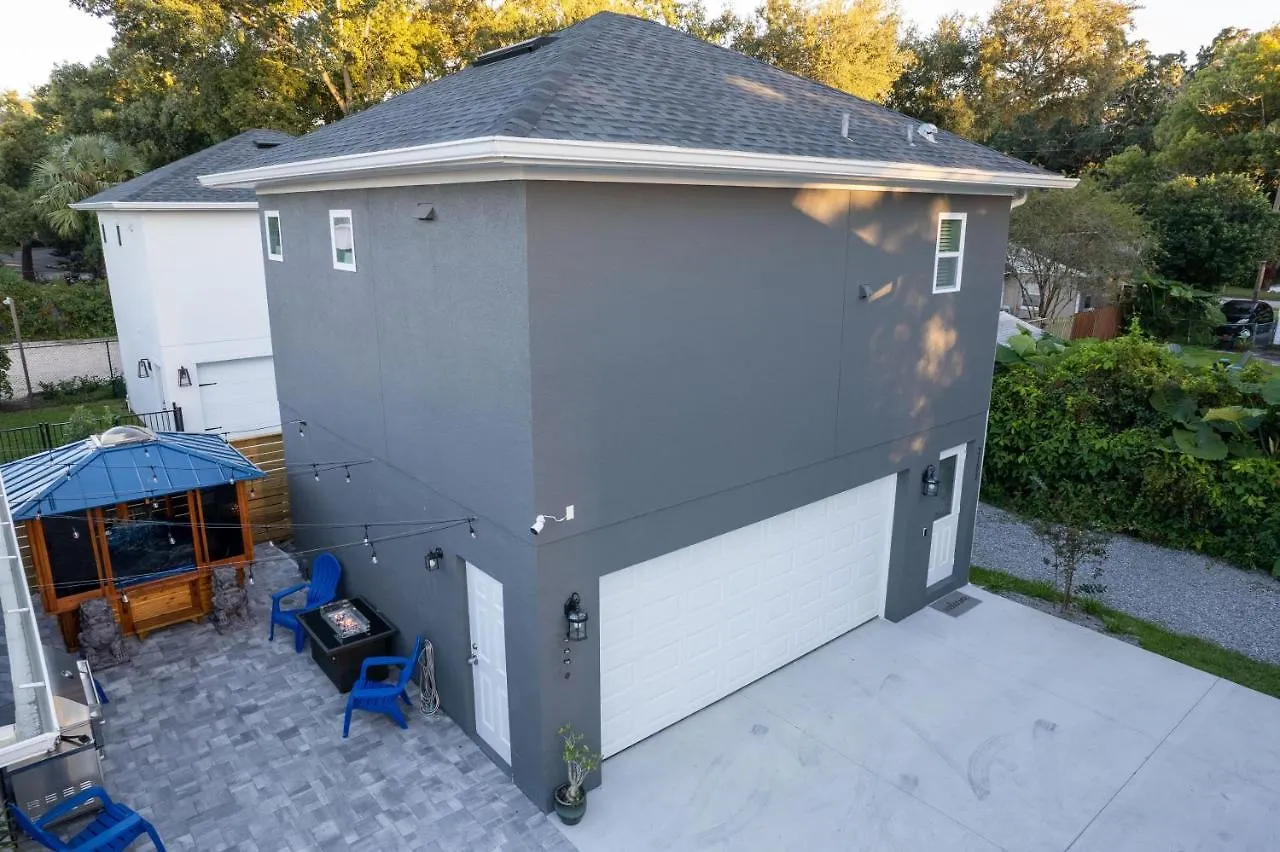 Holiday home Pet Friendly Modern Zen Studio Retreat With Hot Tub! Home Orlando